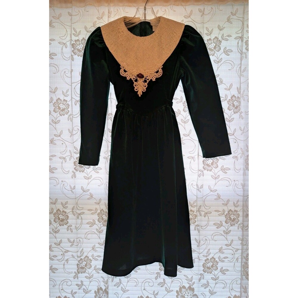 Vintage Rare Editions Big Girl's Green Velvet Dress Holiday Christmas Size 8-10